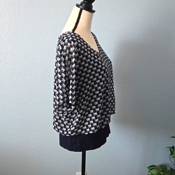 CABI Parade Blouse Elephant Print Top Navy White Sz Medium #5345 - Picture 5 of 11
